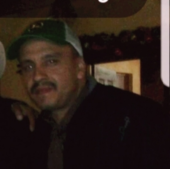 Meet your Posher, Carlos - Picture 1 of 1